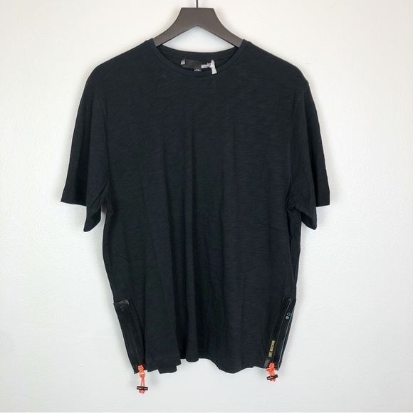 Love Moschino Black Short Sleeve Shirt Side Zip - Picture 2 of 8